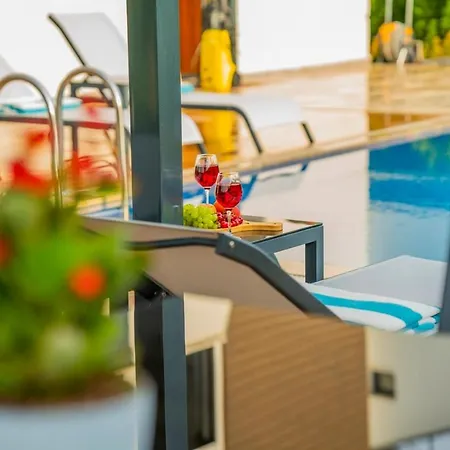 Fethiyede Denize Yakın Süper Lüks Villa *