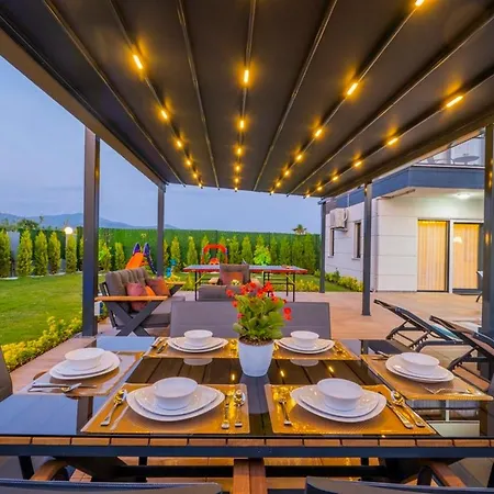 Villa Fethiyede Denize Yakın Süper Lüks *